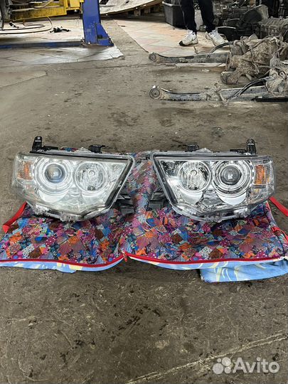 Фары Mitsubishi Pajero sport 2/ L200