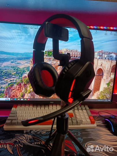 Игровые наушники с микрофоном подсветкой