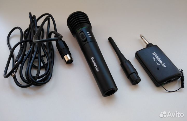 Микрофон (по радио до 15 м, по кабелю до 3 м)