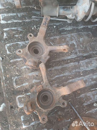 Кулак поворотный almera n16