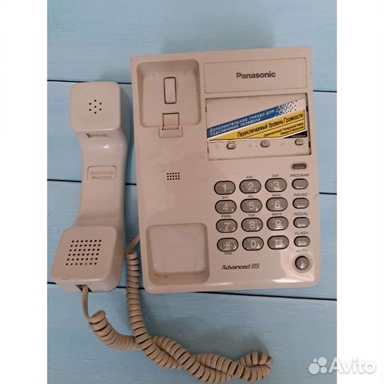 28 Телефон стационарный Panasonic