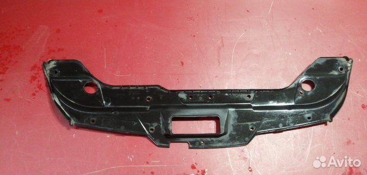 Накладка на панель радиатора Nissan Almera G15 K4M