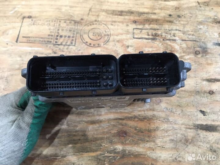 Эбу блок управления двс 1.4 TSI BLG Golf 5 Jetta5