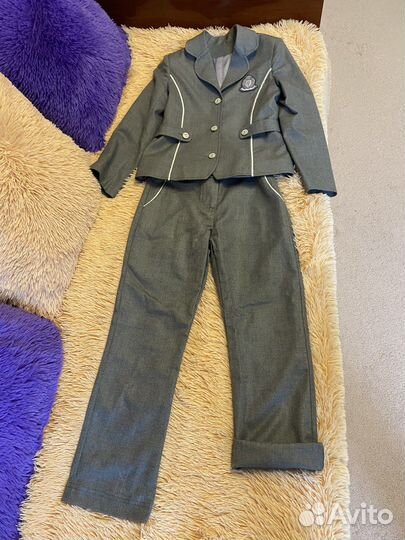 Брючный костюм для девочки (можно сказать новый)