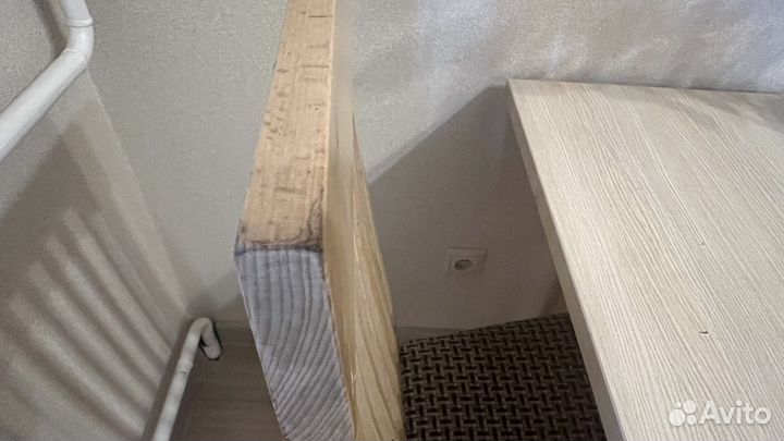 Кухонный стол и стулья