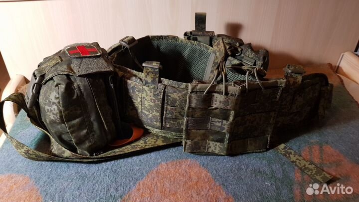 Тактический пояс с подсумками