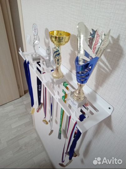 Медальница / полка для наград