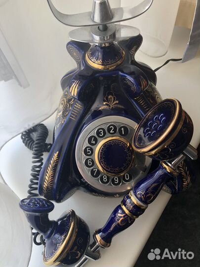 Телефон стационарный в стиле ретро