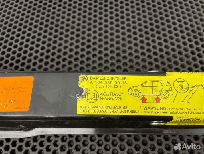 Домкрат Mercedes-Benz R-Class W251 272.967 3.5