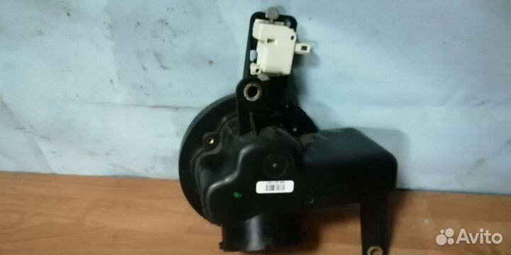 Лючек бензобака на Mercedes ML w 163