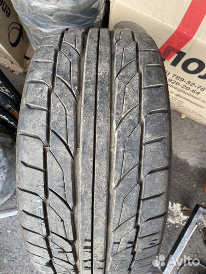 Nitto NT555 G2 245/40 R18