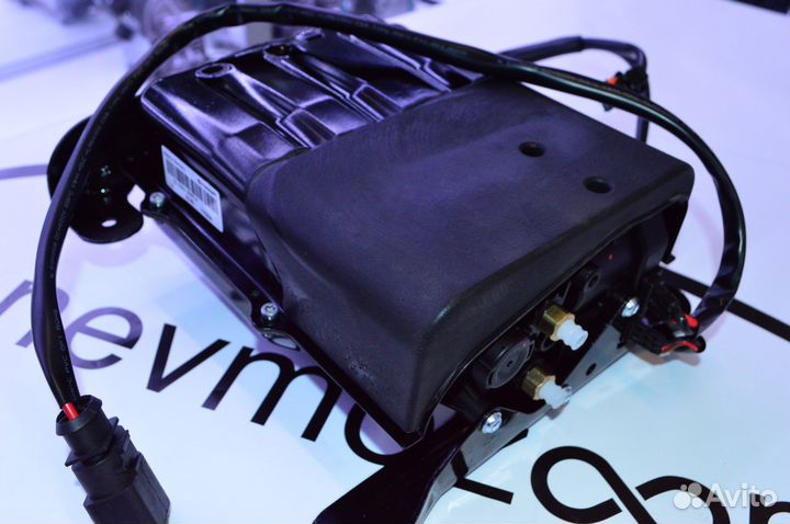 Компрессор пневмоподвески Porsche Panamera 970