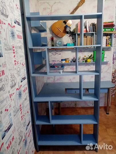 Компьютерный стол и стеллаж