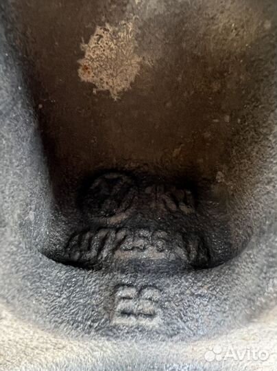 Кулак поворотный правый Volkswagen Tiguan 2011-201