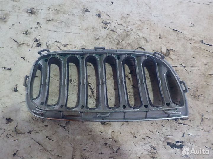 Решетка радиатора BMW X3 E83