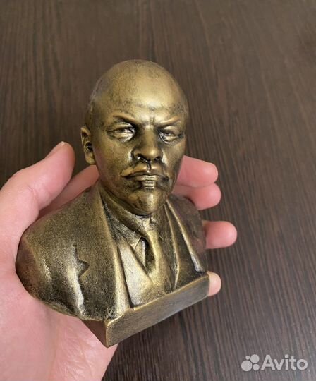 Бюст Ленина