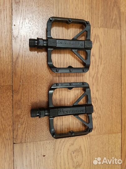 Велозапчасти в ассортименте