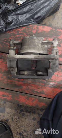 Продам рабочий тормозной суппорт,правый передний