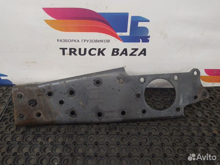 9413104790 Кронштейн переднего бампера правый