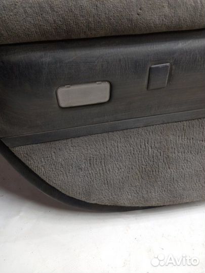 Обшивка боковой двери задняя левая Toyota Crown