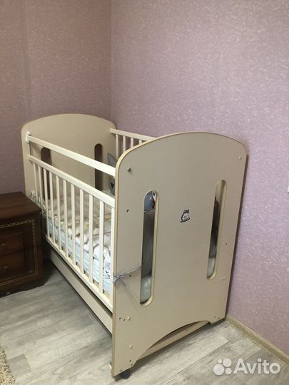 Детская кроватка и матрас