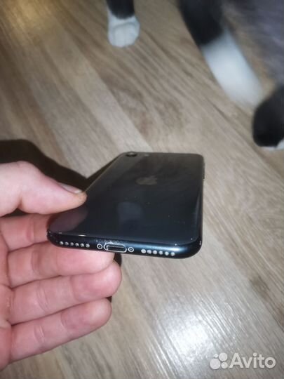 Телефон iPhone se 2020