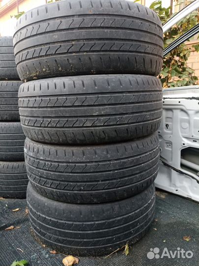 Maxtrek Maximus M1 235/45 R18