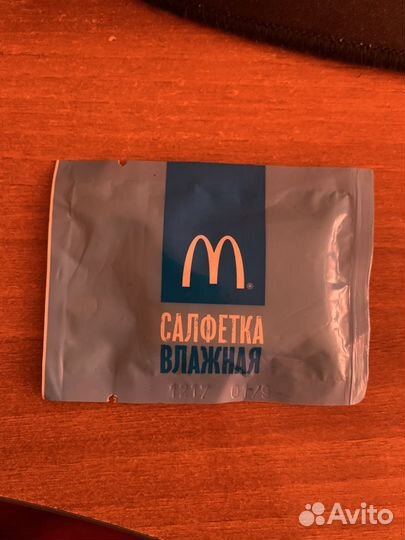 Салфетка влажная из макдональдса