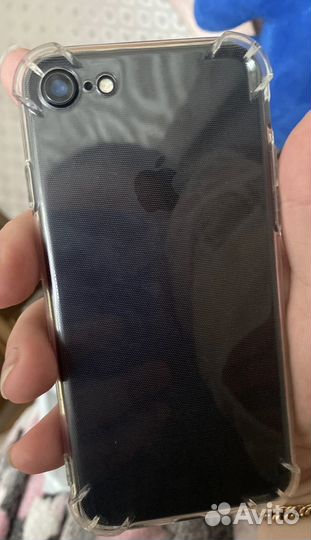 Телефон iPhone 7