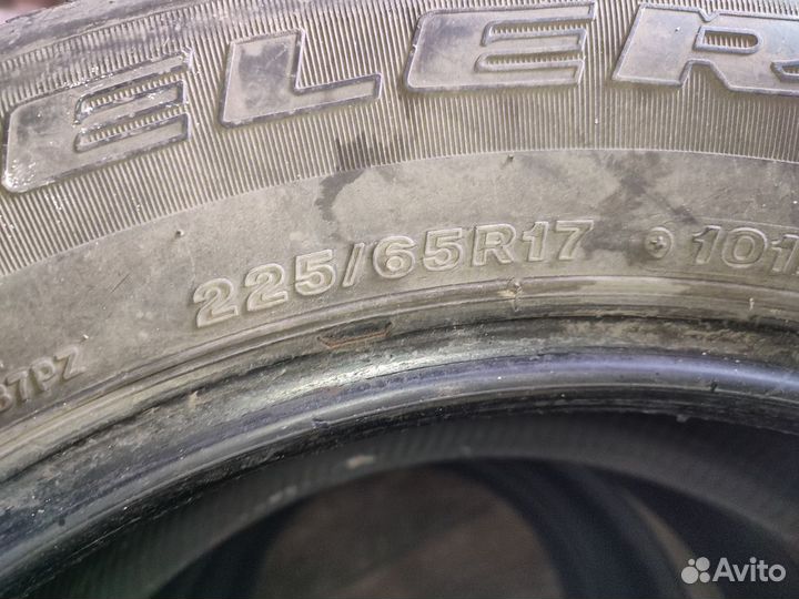 Bridgestone Dueler H/T D687 225/65 R17