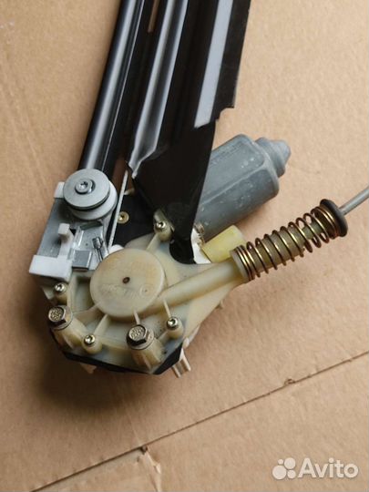 Стеклоподъёмник задний левый бмв е39