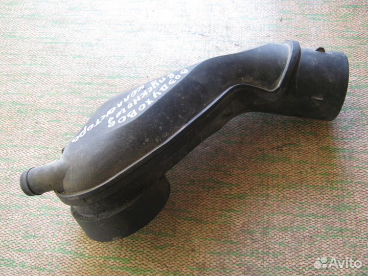 Корпус воздушного фильтра Audi A 6 C 5 патрубок