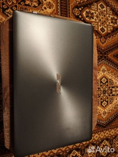 Ноутбук asus