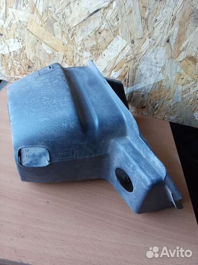 Кожух рулевой колонки нижний Honda CR-V (1996-2001)