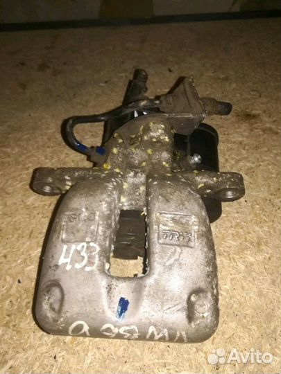 Пассат Б6 суппорт задний правый левый