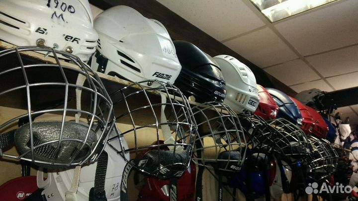 Хоккейный шлем