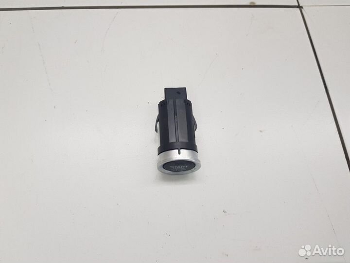 Кнопка запуска двигателя (Geely Coolray)