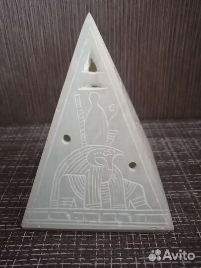 Пирамида-подсвечник. Египет. Камень