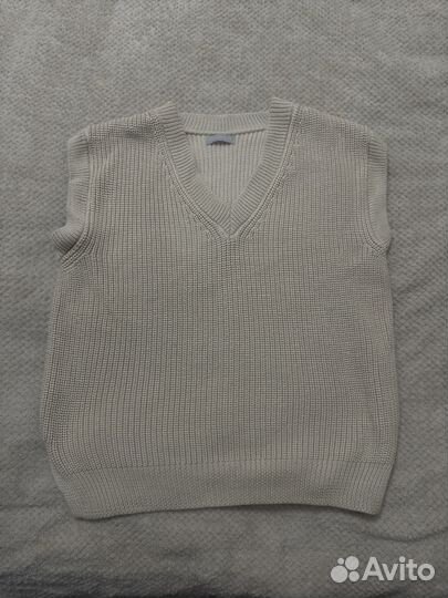 Жилетка женская вязаная