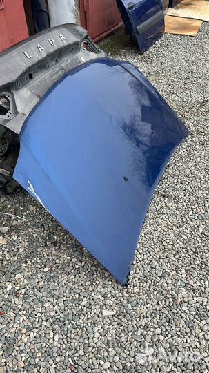 Капот на LADA largus