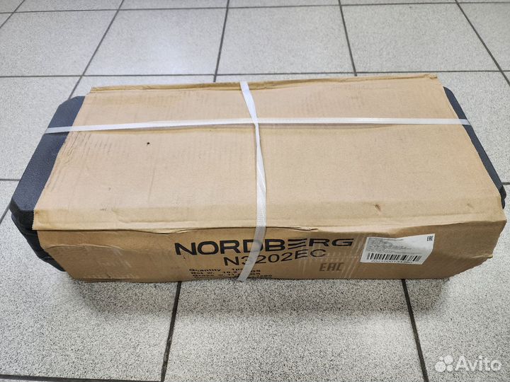 Домкрат подкатной 2т в кейсе Nordberg N3202EC