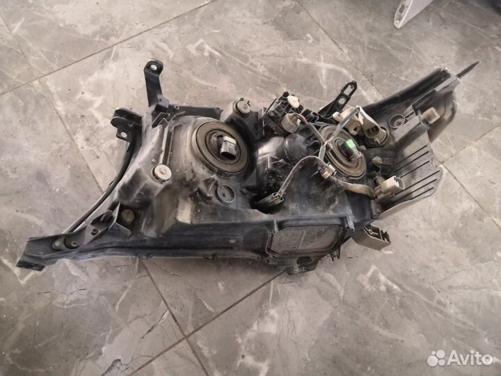 Фара правая Toyota Land Cruiser 200 2008