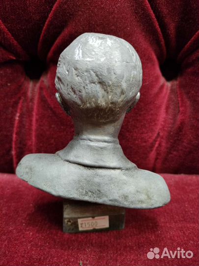 Бюст С. А. Есенин