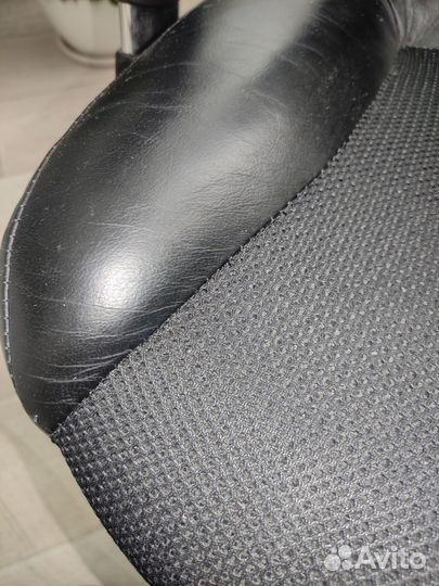 Компьютерное кресло б/у черное
