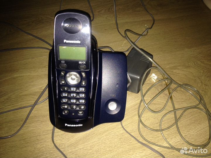 Телефон Panasonic с переносной трубкой