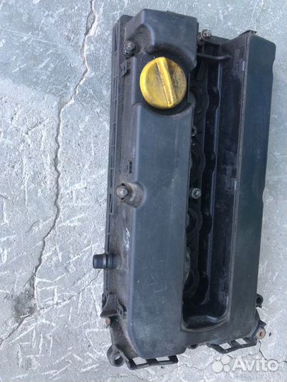 Клапанная крышка Opel Astra H 2004-2014