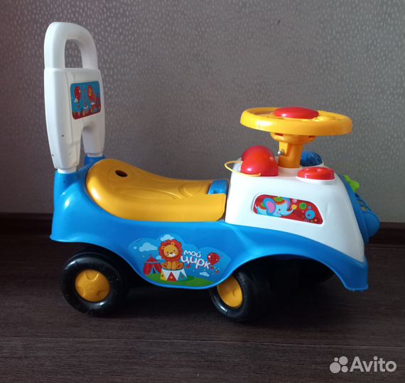 Детская машина каталка. Толокар