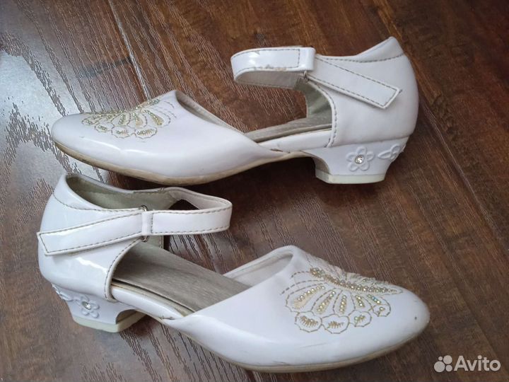Туфли нарядные для девочки (р.28),чешки р.16,5см;