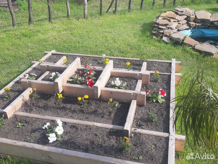 Клумба садовая