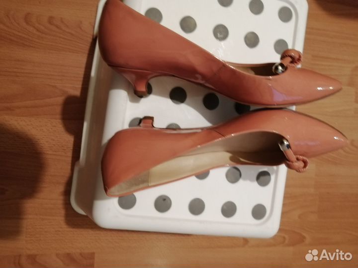 Модельные женские туфли импортные